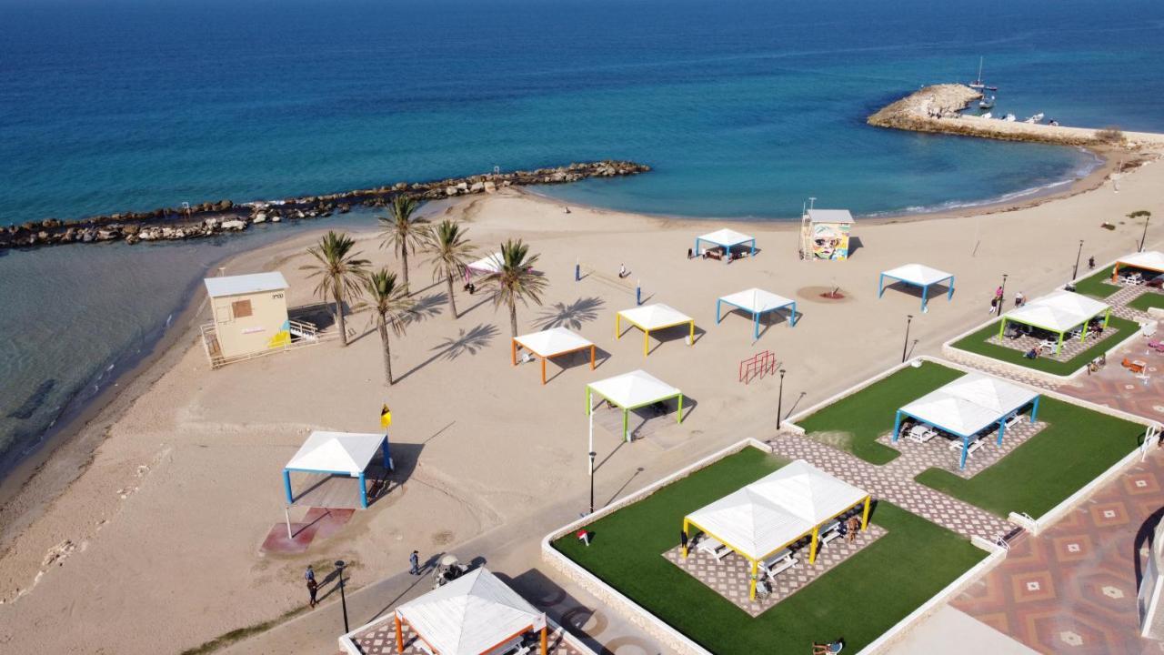 Breezot Yam Hotel Naharia Buitenkant foto